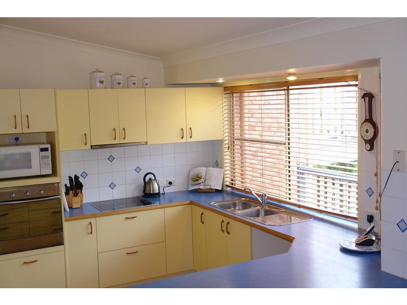 66 Gibson Cres, Bellbowrie QLD 4070